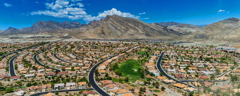 Henderson view of neighborhood with mountains in the background