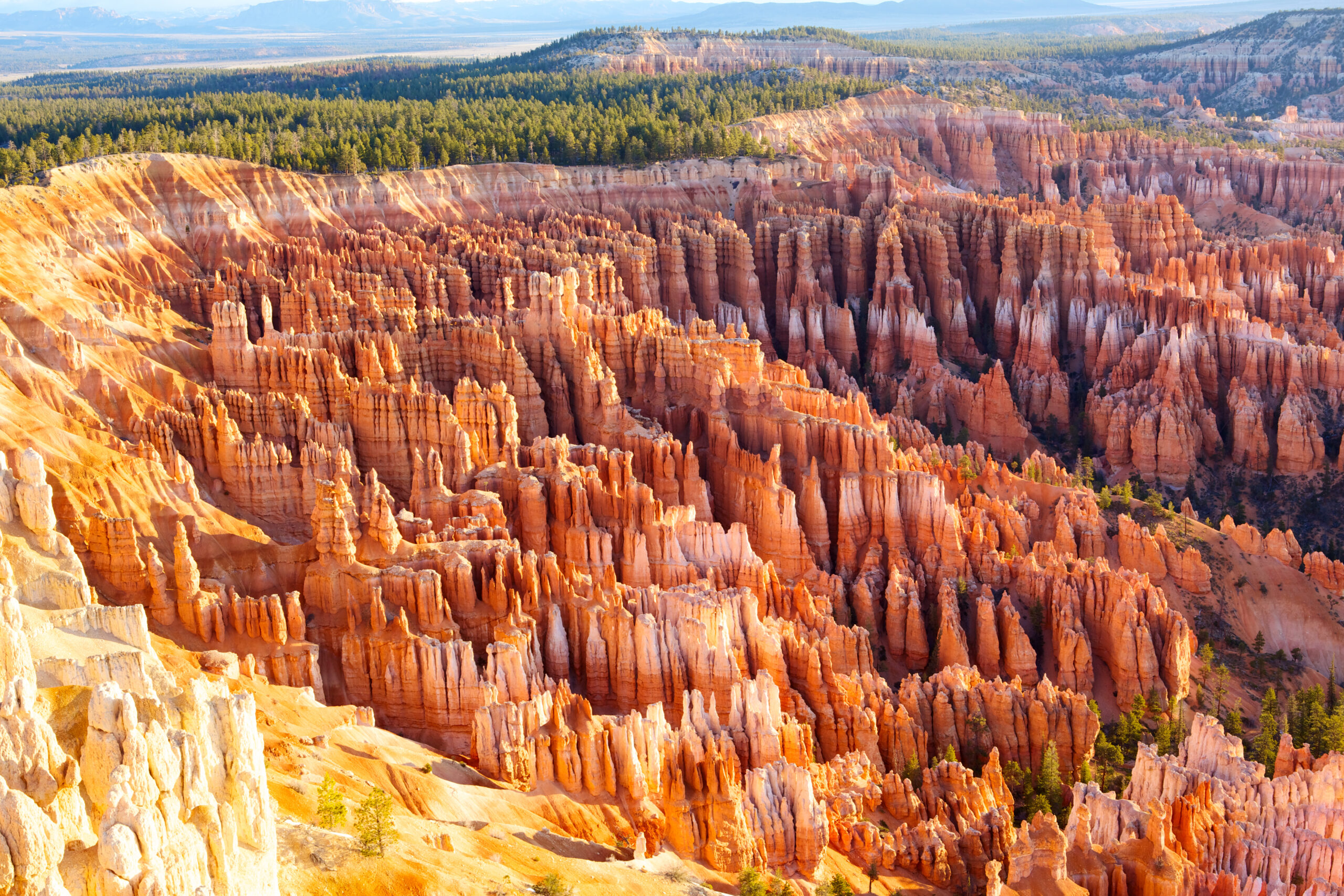 Bryce Canyon National Park amphitheater filled with hoodoos for outdoor recreation